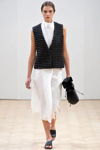 Look 11